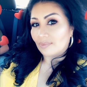 Meet your Posher, Eva